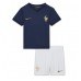Frankrijk Babykleding Thuisshirt Kinderen WK 2022 Korte Mouwen (+ korte broeken)